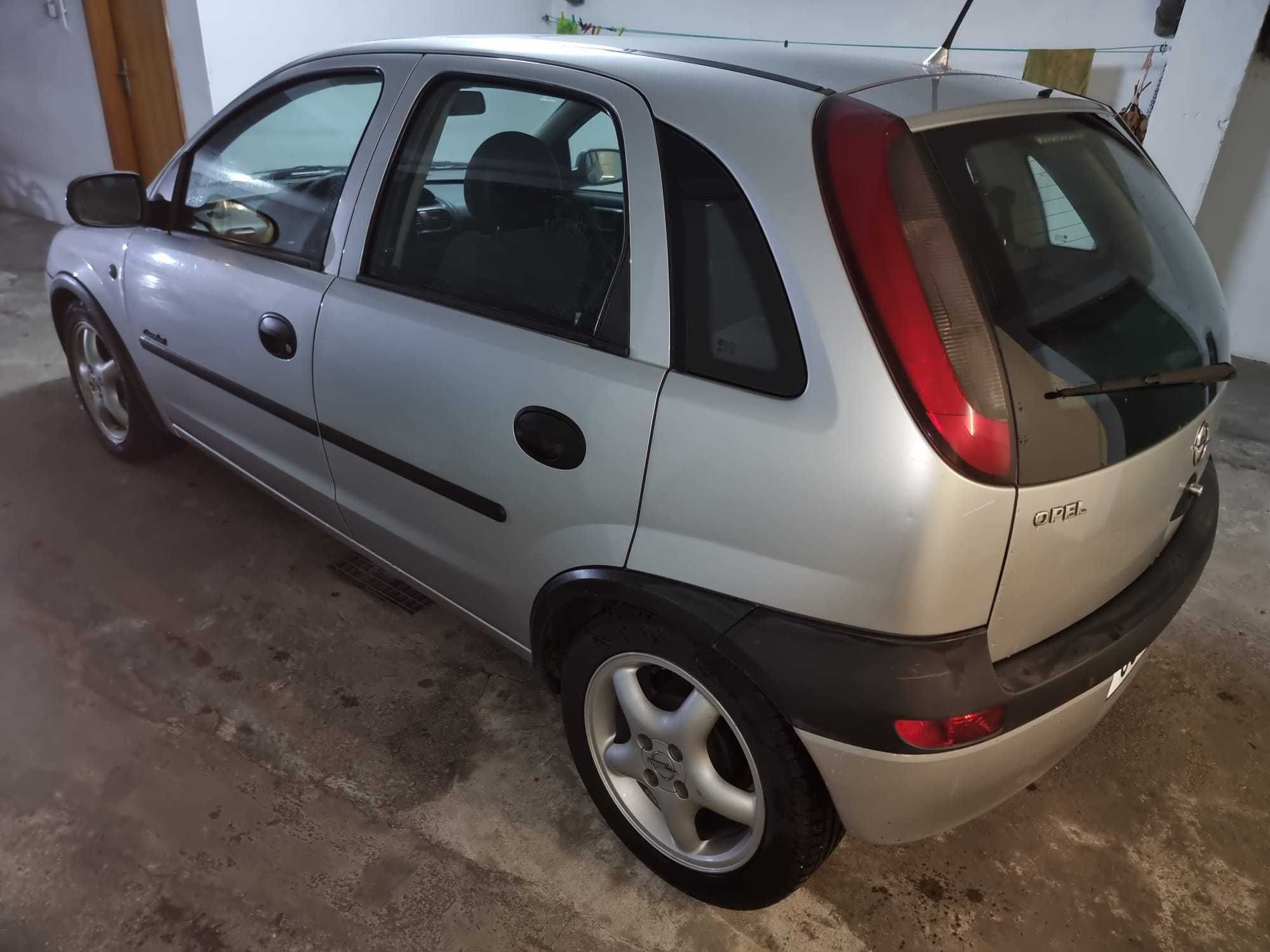 Opel corsa C 2002