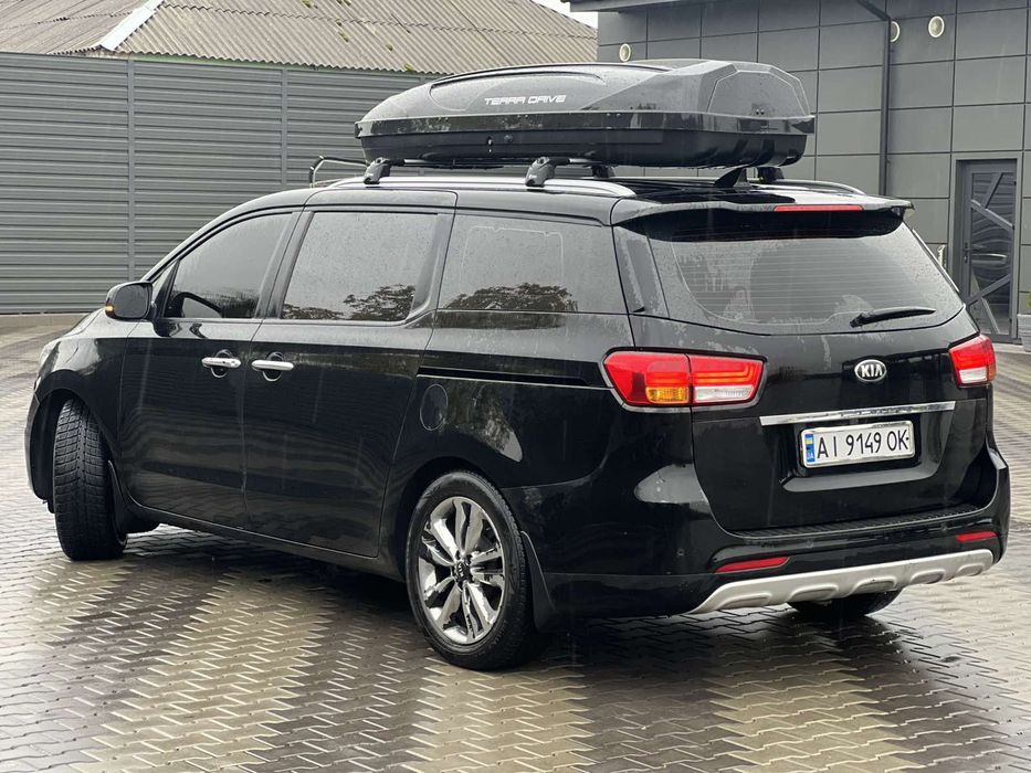 Один власник Kia Carnival