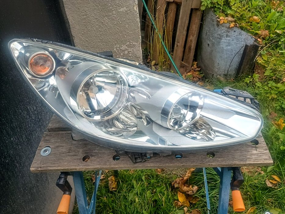 Peugeot 308 T7 Fl Lift lampa przednia prawa AL