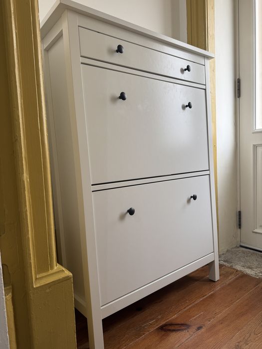 Sapateira IKEA modelo HEMNES