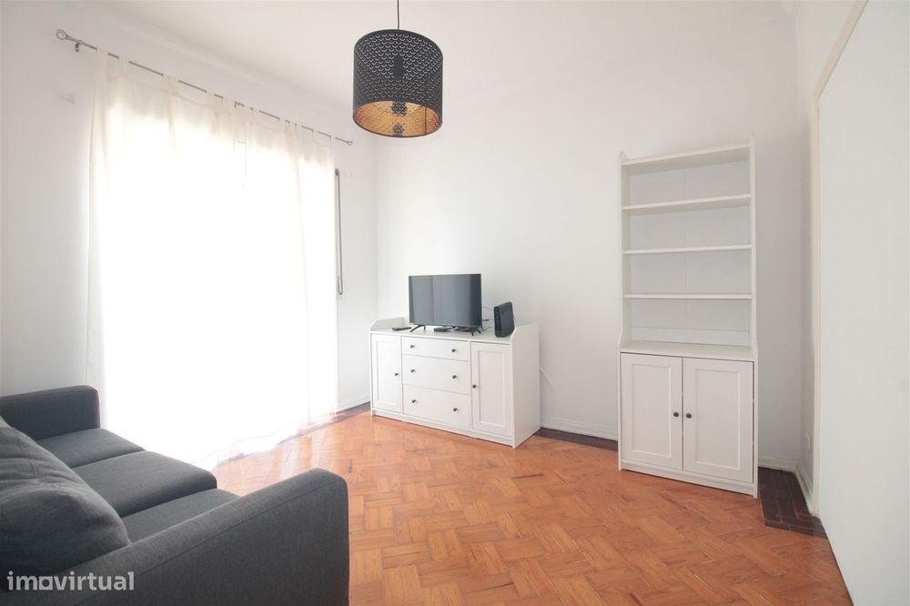 Apartamento T4 mobilado, no Bairro Norton de Matos