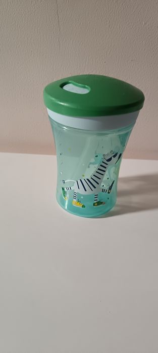 Copo de água da NUK > 12 meses