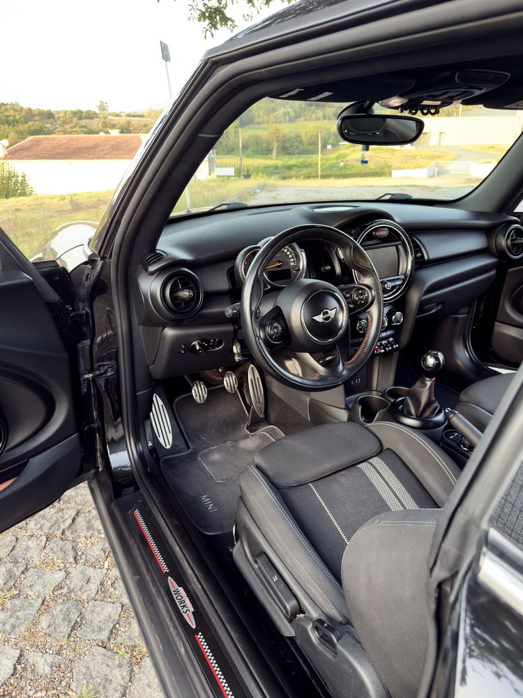MINI One 1.5 interior John Cooper Works