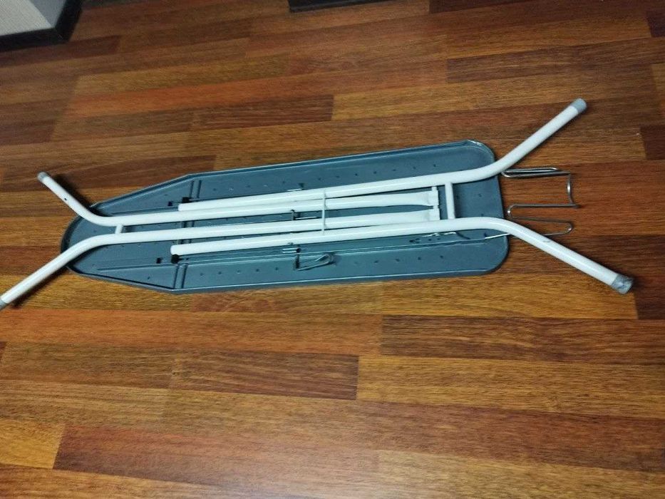 Гладильна дошка металева