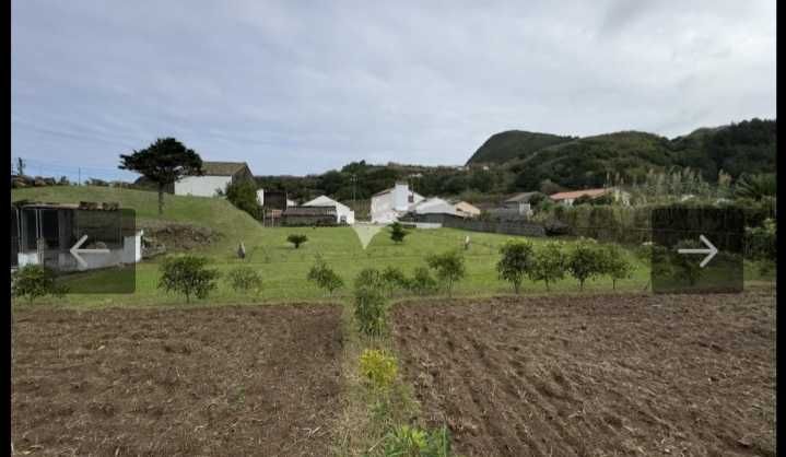 Vende-se Moradia nos Mosteiros ponta delgada