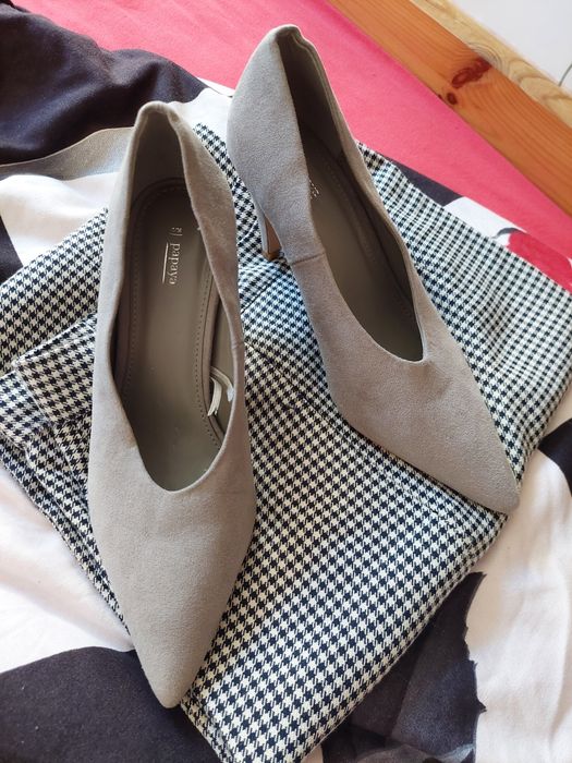 Szare, zamszowe, elegancki i stylowe czółenka