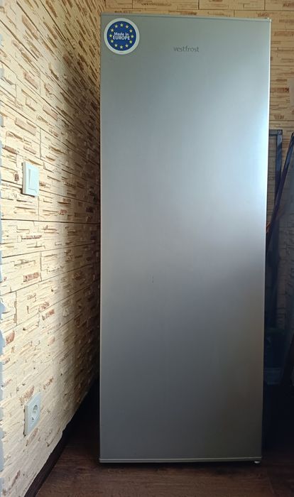 Продам морозильную камеру Vestfrost