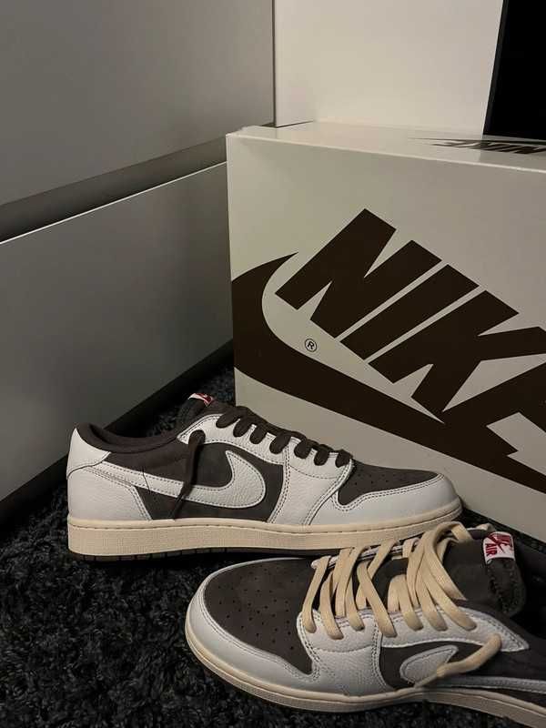 Jordan 1 Retro Low OG SP Travis Scott Reverse Mocha R.39