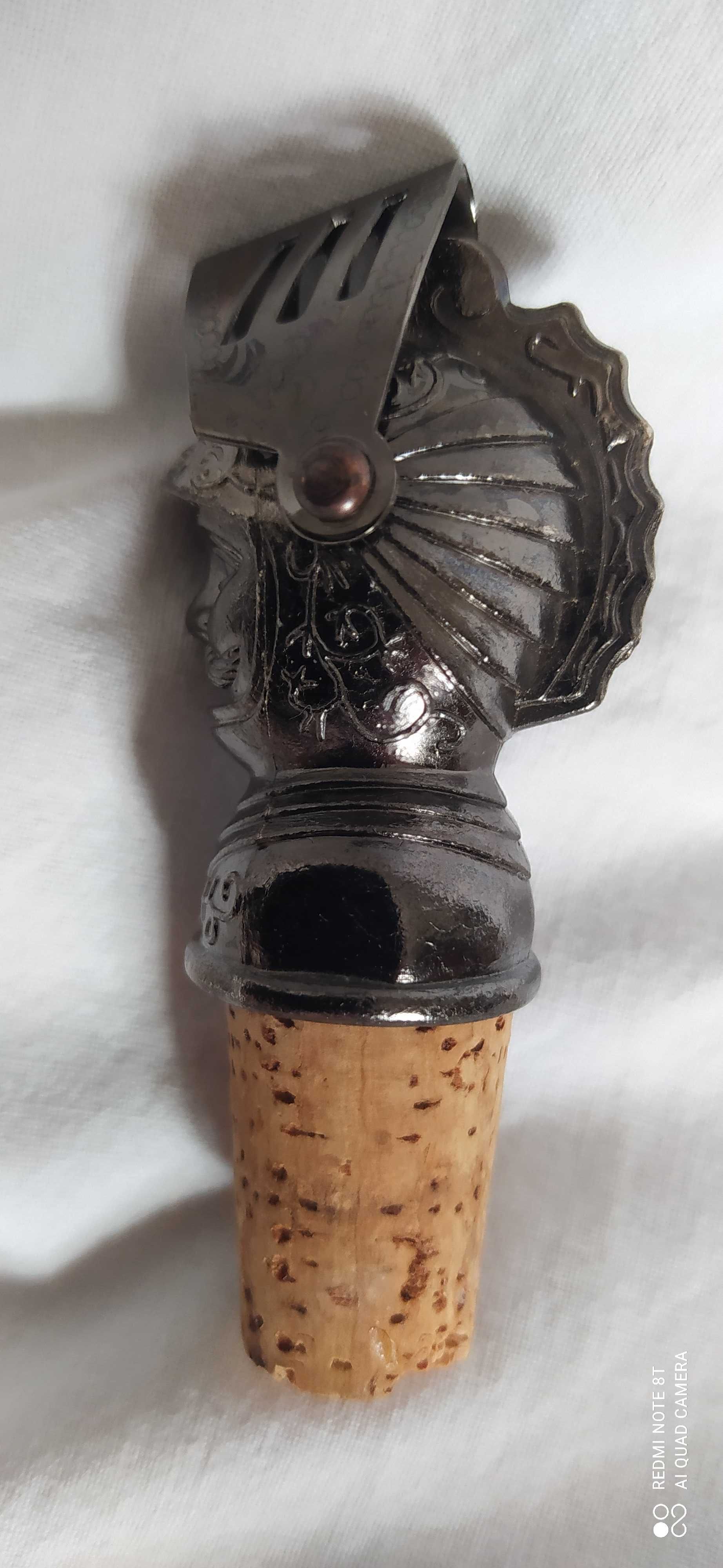 Korek - Zatyczka - kolekcjonerska - zdobiona do butelek.Głowa rycerza.