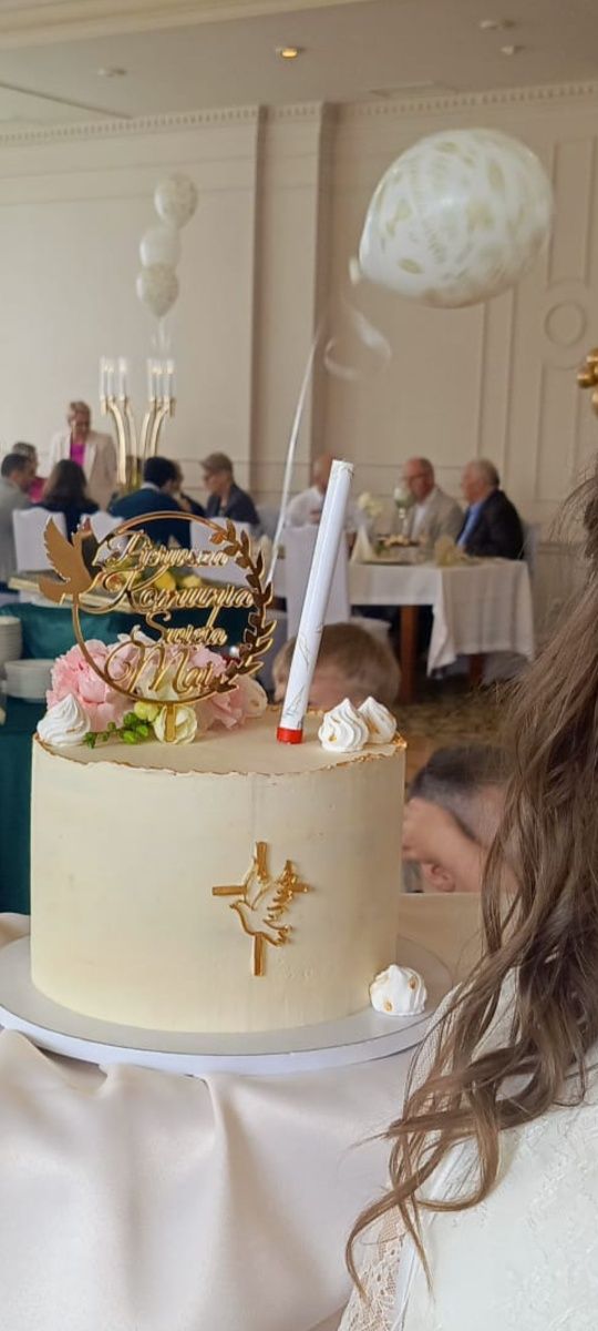 Topper na tort Pierwsza Komunia Święta Mai + gołąbek