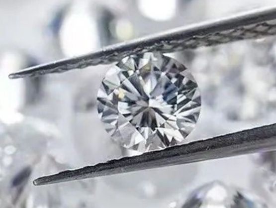 Продам муасаніт 5.0 мм