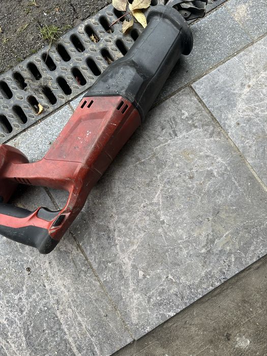 Pila szablasta hilti