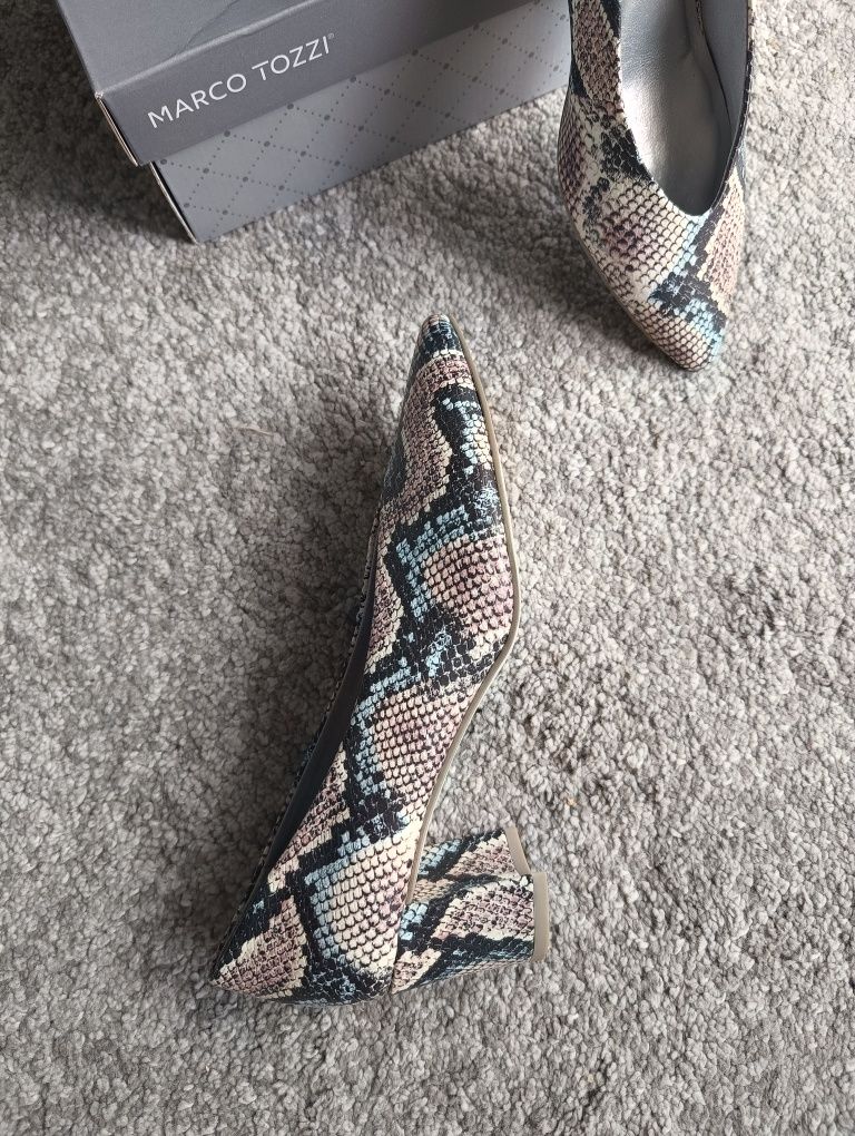 Buty na słupku rozm 38