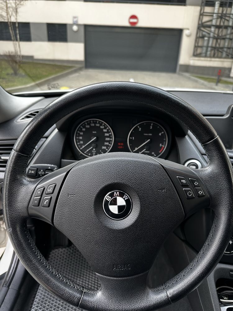 BMW X1 авто машина автомобіль
