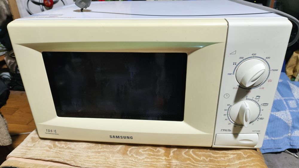 Мікрохвильова піч Samsung