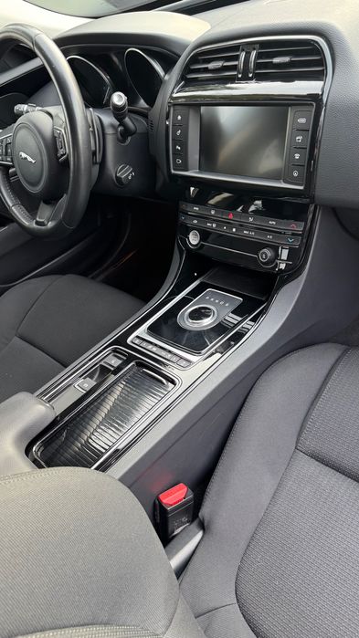 Jaguar XE 2.0t Prestige 200KM