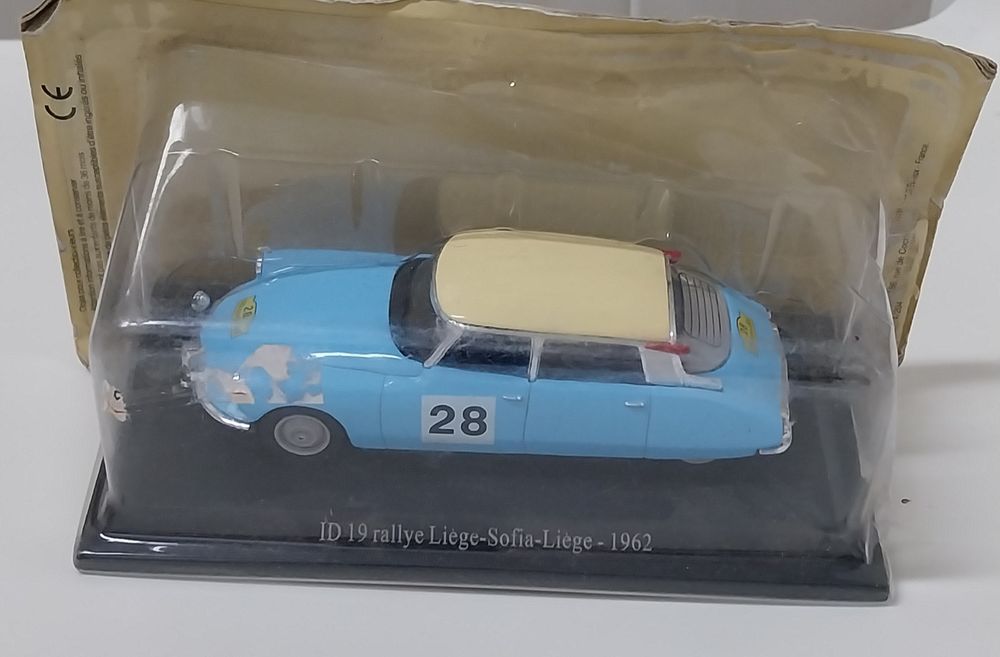 Miniatura Citroën em escala 1/43