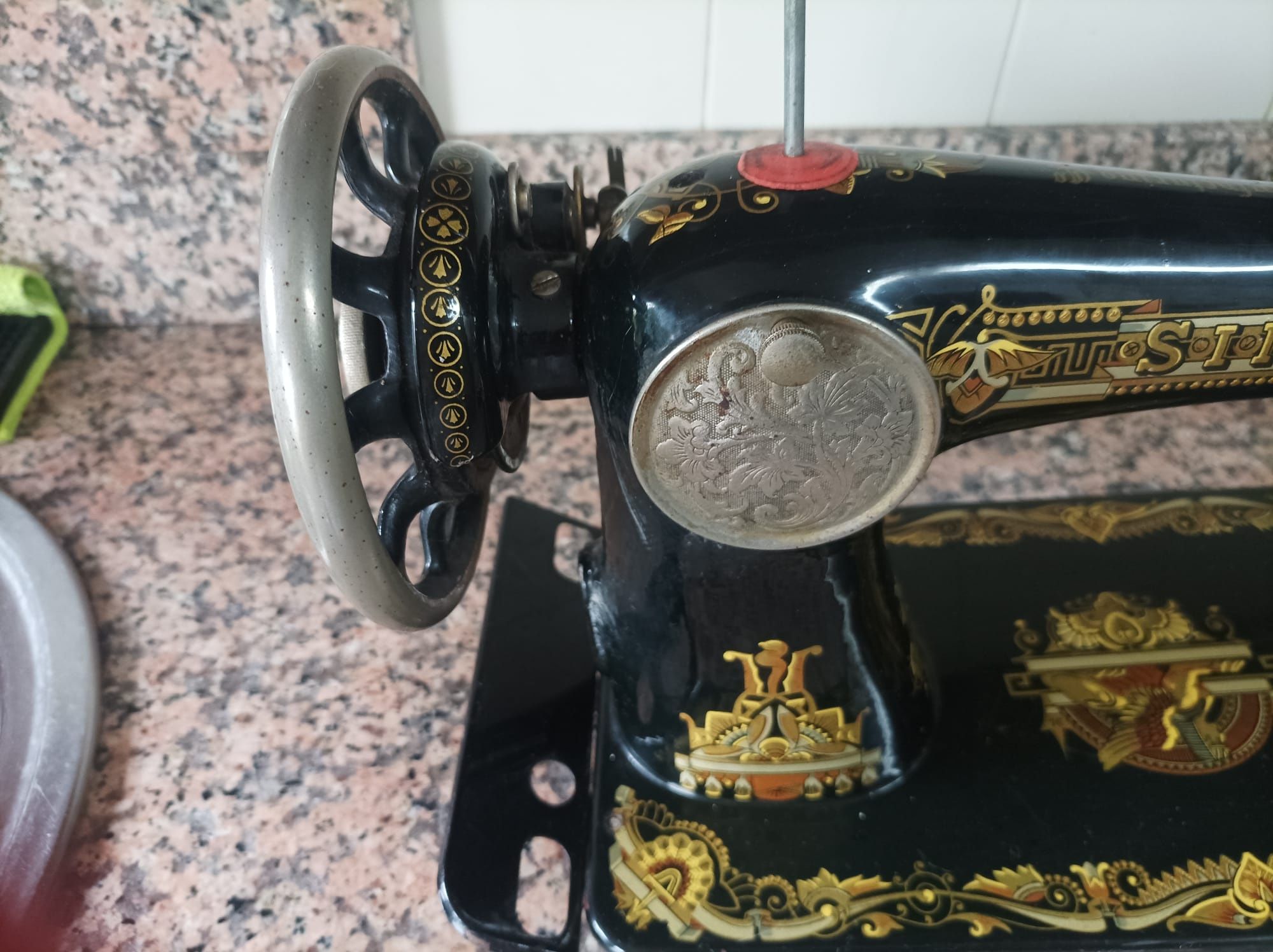 Máquina de costura antiga Singer