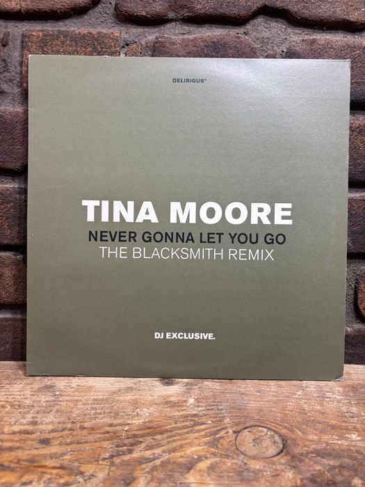 Winyl. Tina Moore - Never Gonna Let You Go. The Blacksmith Remix.