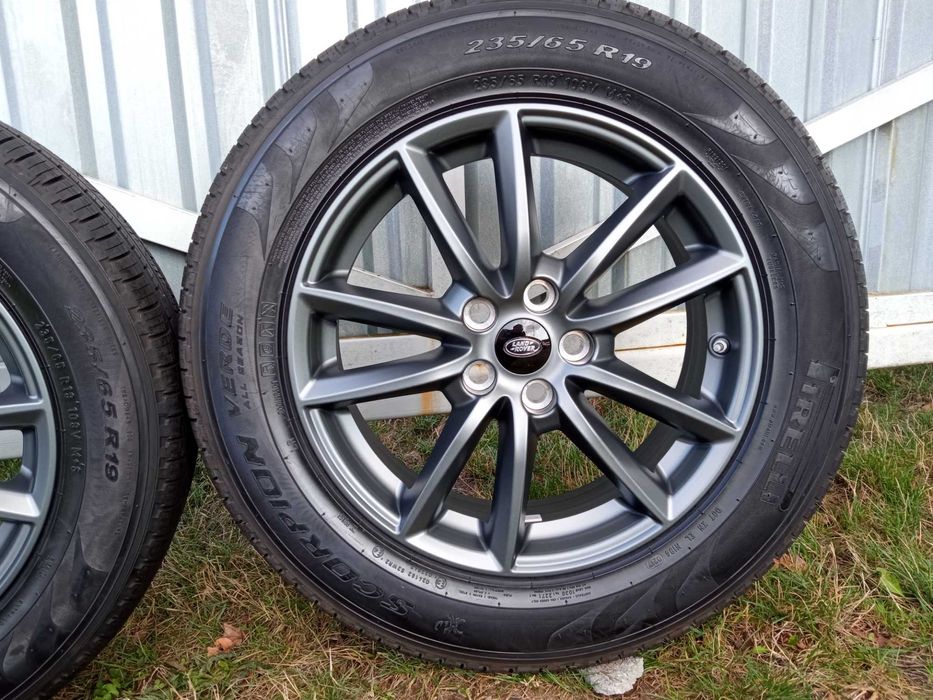 Koła Land Range Rover 19cali opony wielosezonowe Pirelli 235/65R19