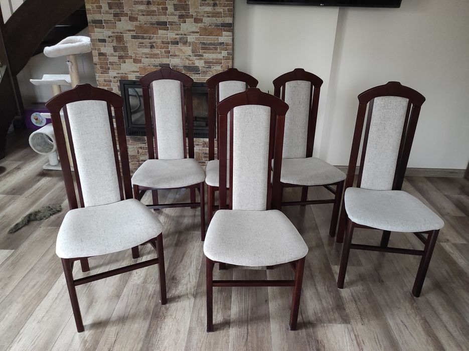 Stół rozkładany z krzesłami