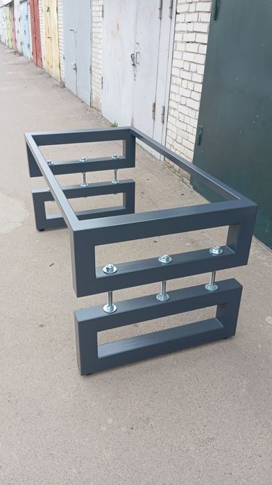 Стіл в стилі ,,лофт,,