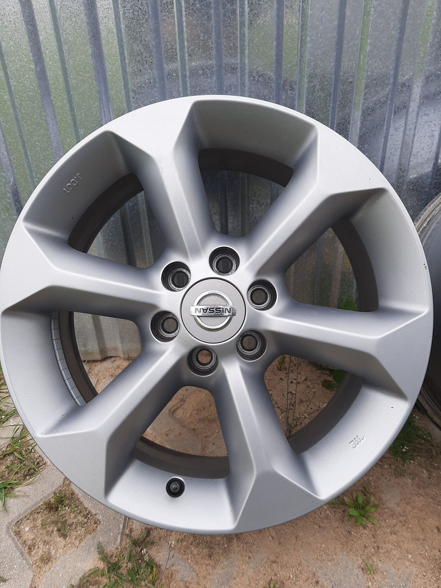 4x Felgi Aluminiowe 17" Nissan Navara 6x114.3 / 7Jx17 /ET30 Oryginalne