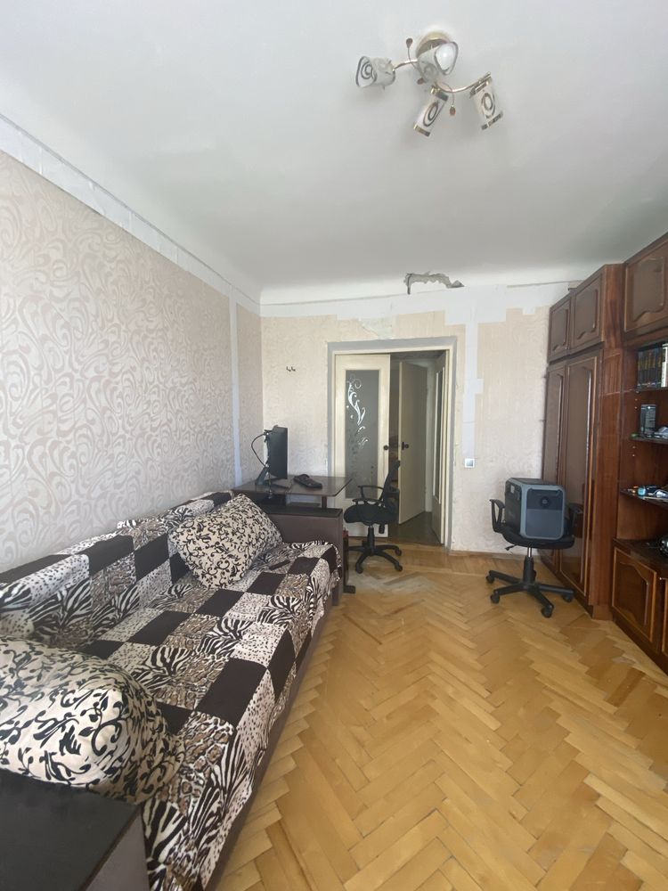 Продаж 2 кімнатної квартир, Замкова гора
