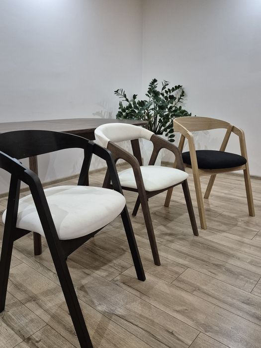 Krzesło dębowe tapicerowane – lity dąb, nowoczesne i wygodne