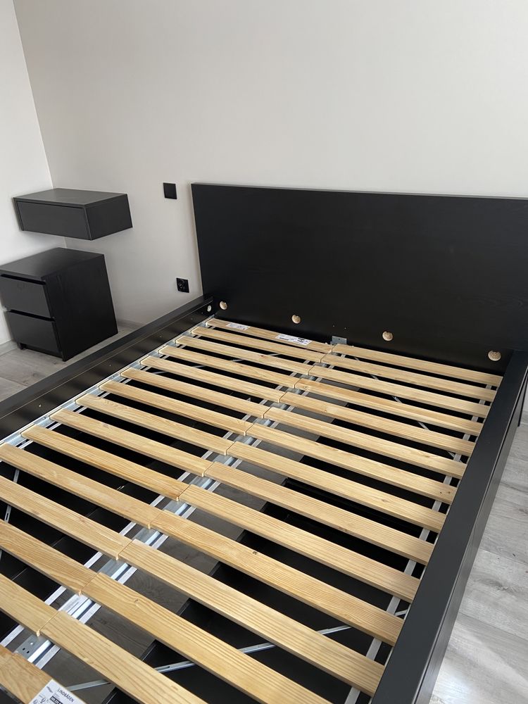 Łóżko malm Ikea czarnybrąz z 4 szufladami pojemnikami + stelaż