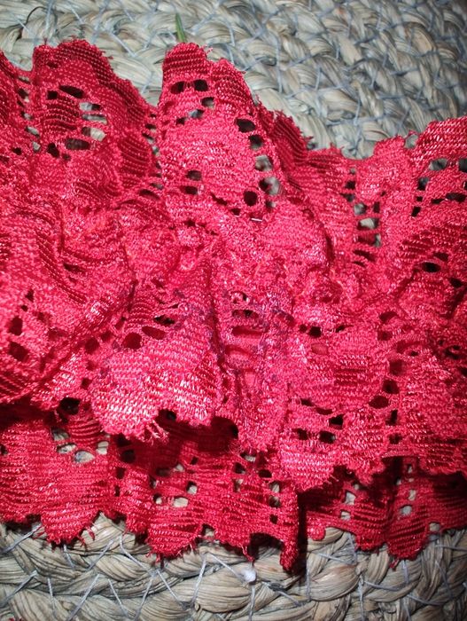 Podwiązka koronkowa czerwona studniówka