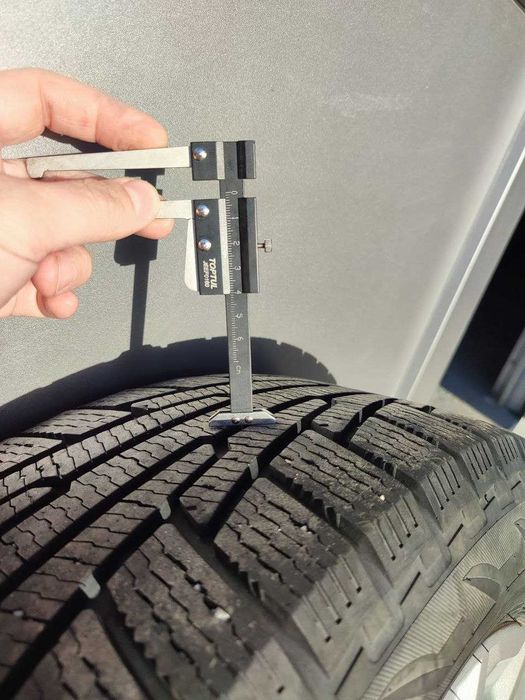 Диски R17 SUBARU 28111SG030 в комплекті з шинами NOKIAN 225/60R17