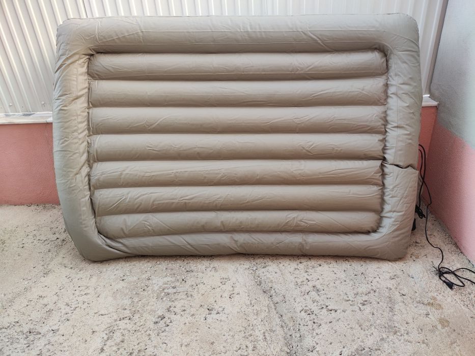 Colchão insuflável elétrico de casal da Intex