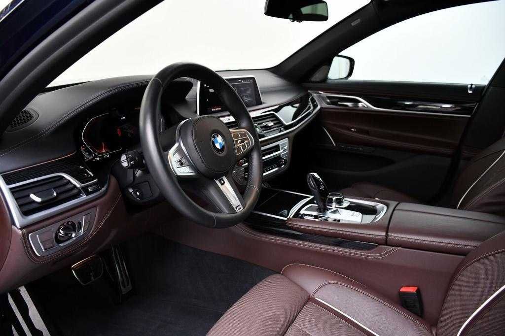 Продам BMW 750D 2019