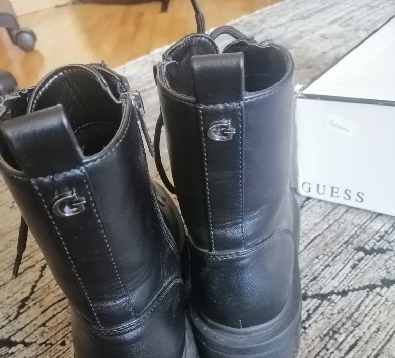 Оригінальні жіночі чоботи Guess. Розмір 9, устілка 26 см.