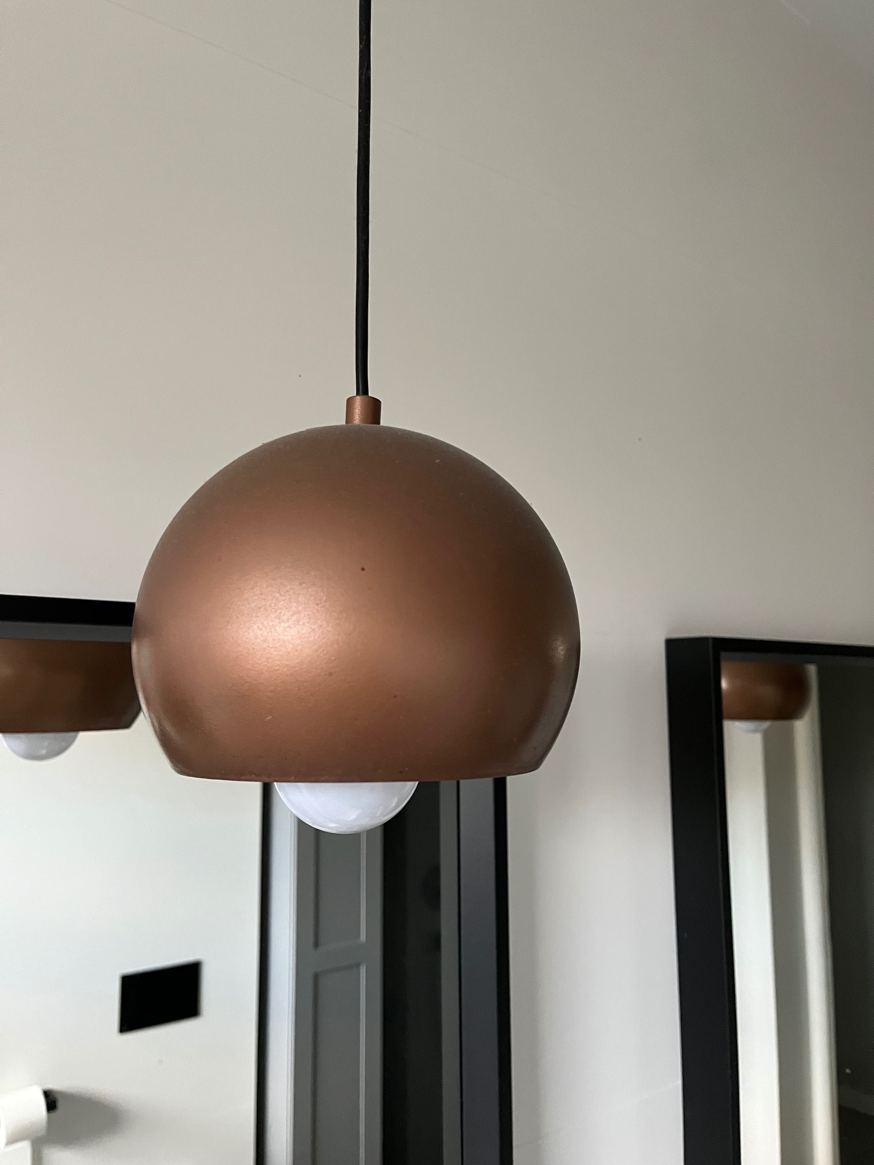 Lampa wisząca miedzą a
