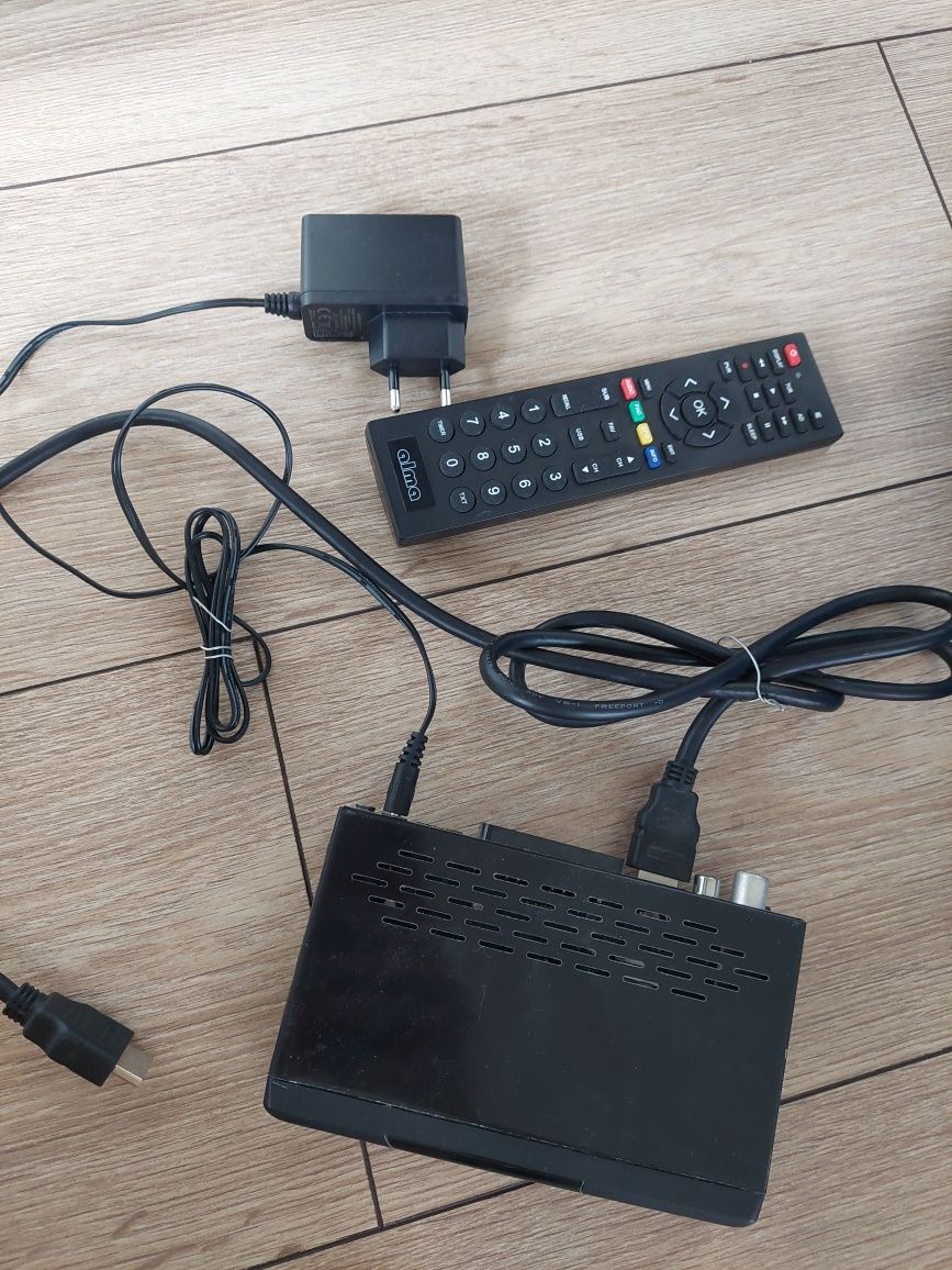 DEKODER Tuner DVB-T2 Alma 2820