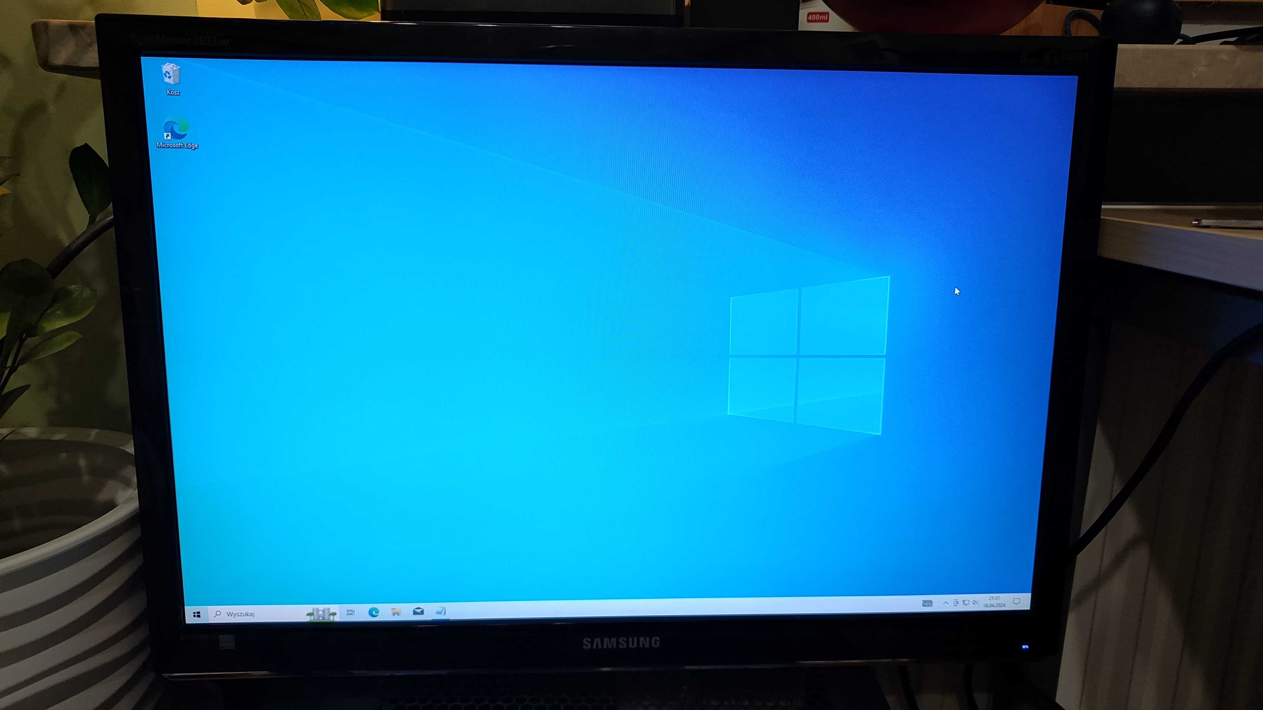 Zestaw komputerowy PC z monitorem - Windows 10 i Office Pro 2010