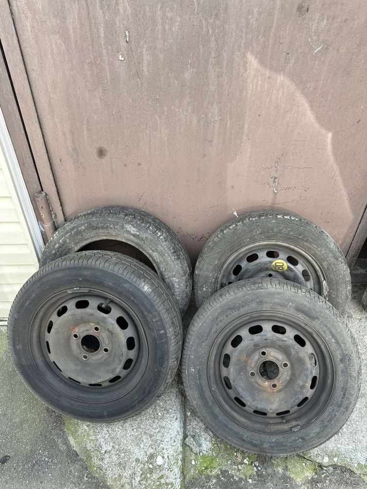 Продам шины на авто