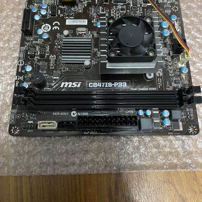 Motherboard MSI C847IS-P33