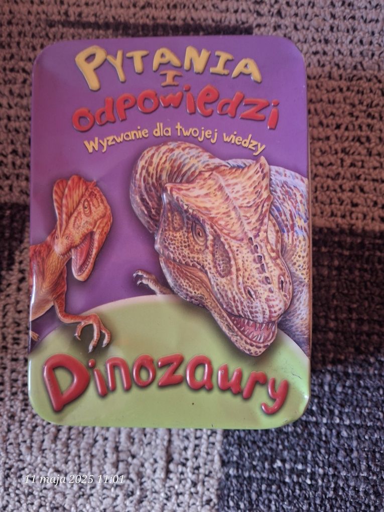 Gra edukacyjna od 7 lat, pytania i dopiwiedzi o dinozaurach.