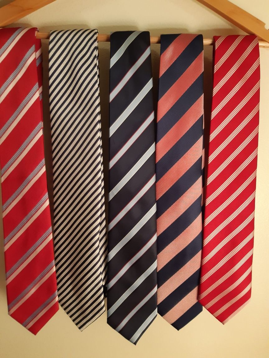 Vendo gravatas com pouco uso