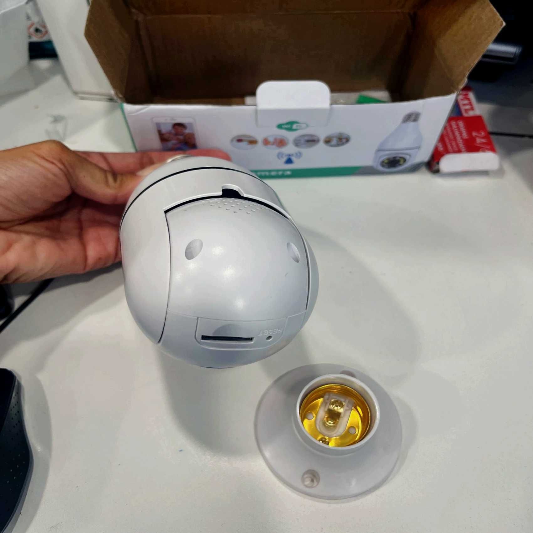 WiFi комнатная видео камера видеонаблюдения, видео няня, на патрон E27