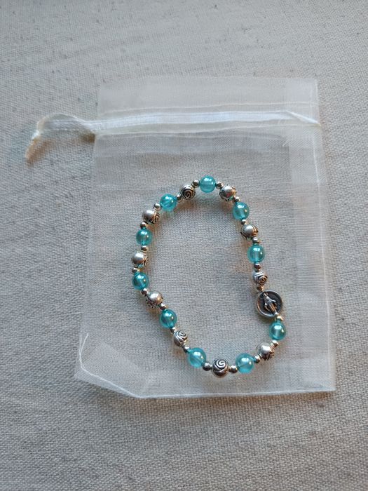 Piękny Różaniec Maryjny, błękitny, róże, cudowny medalik