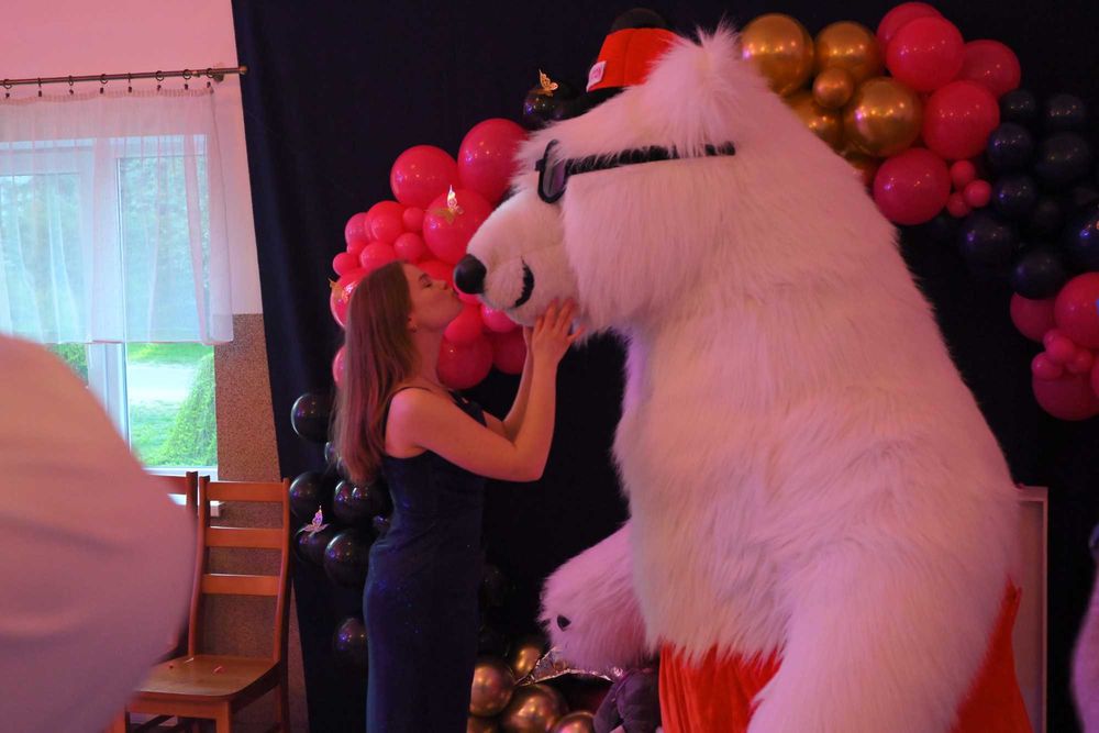 Wynajem maskotki XXL na 18-kę | Oryginalna niespodzianka | Gdynia