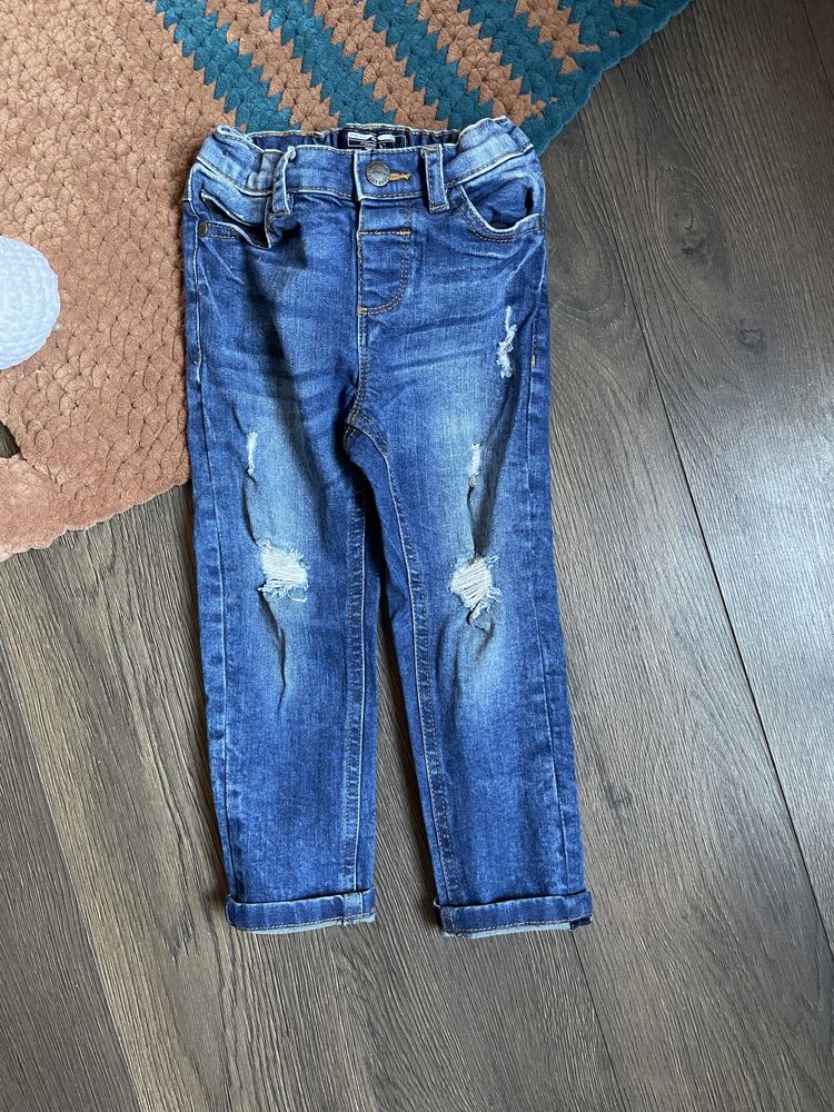 штани джинси next рвані  2-3  роки