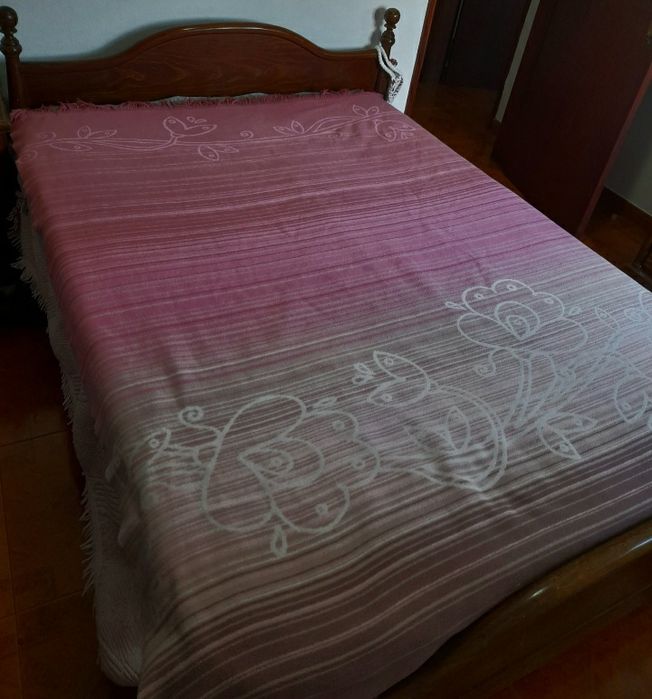 Quarto completo (estrutura de cama, cómoda, roupeiro) aceito propostas