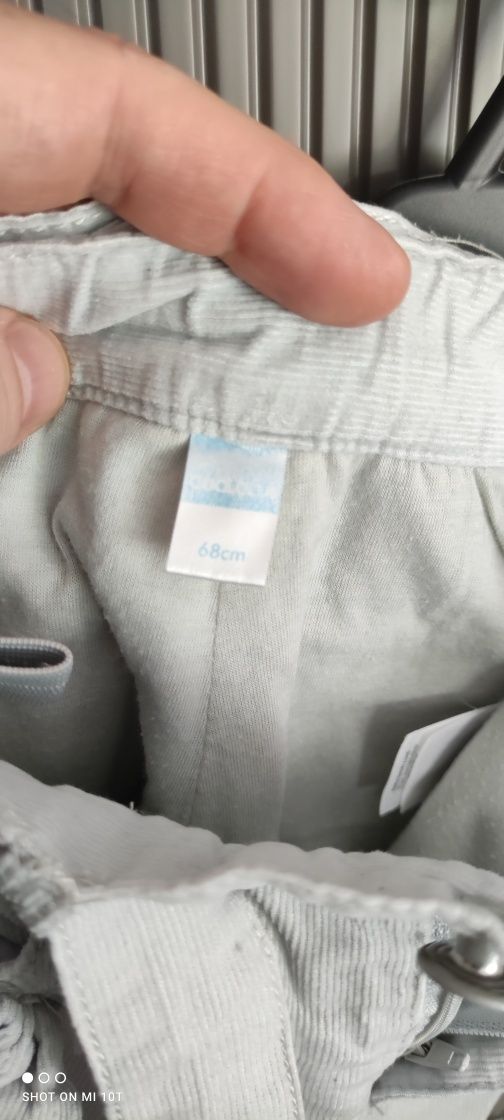Spodnie niemowlęce sztruksowe marki CoolClub rozmiar 68