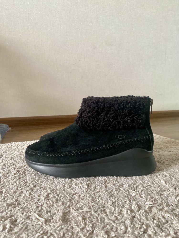 Ботинки Ugg Australia Montrose