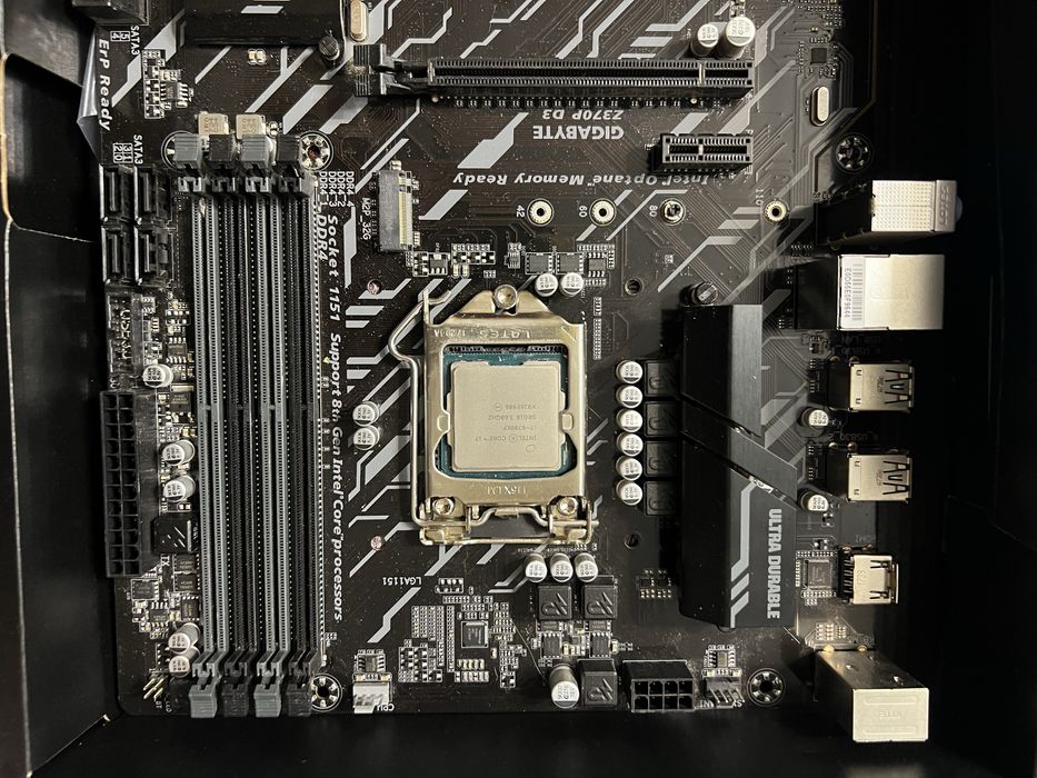 płyta główna GIGABYTE Z370P D3 z procesorem Intel i7 9700KF